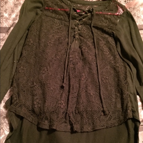 Clothing - Picture 8 of 8